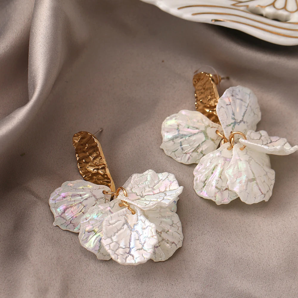 Korean White Acrylic Flower Drop Earrings