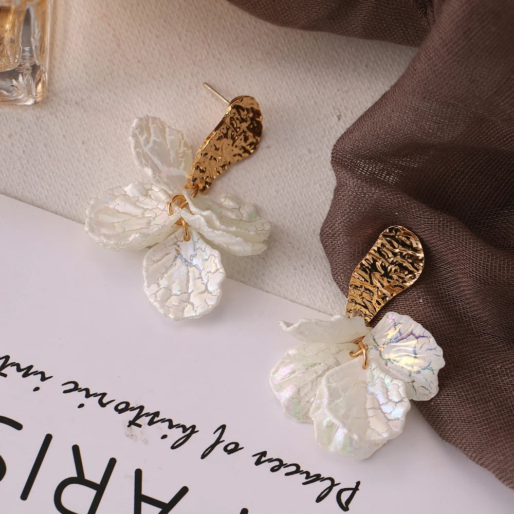 Korean White Acrylic Flower Drop Earrings